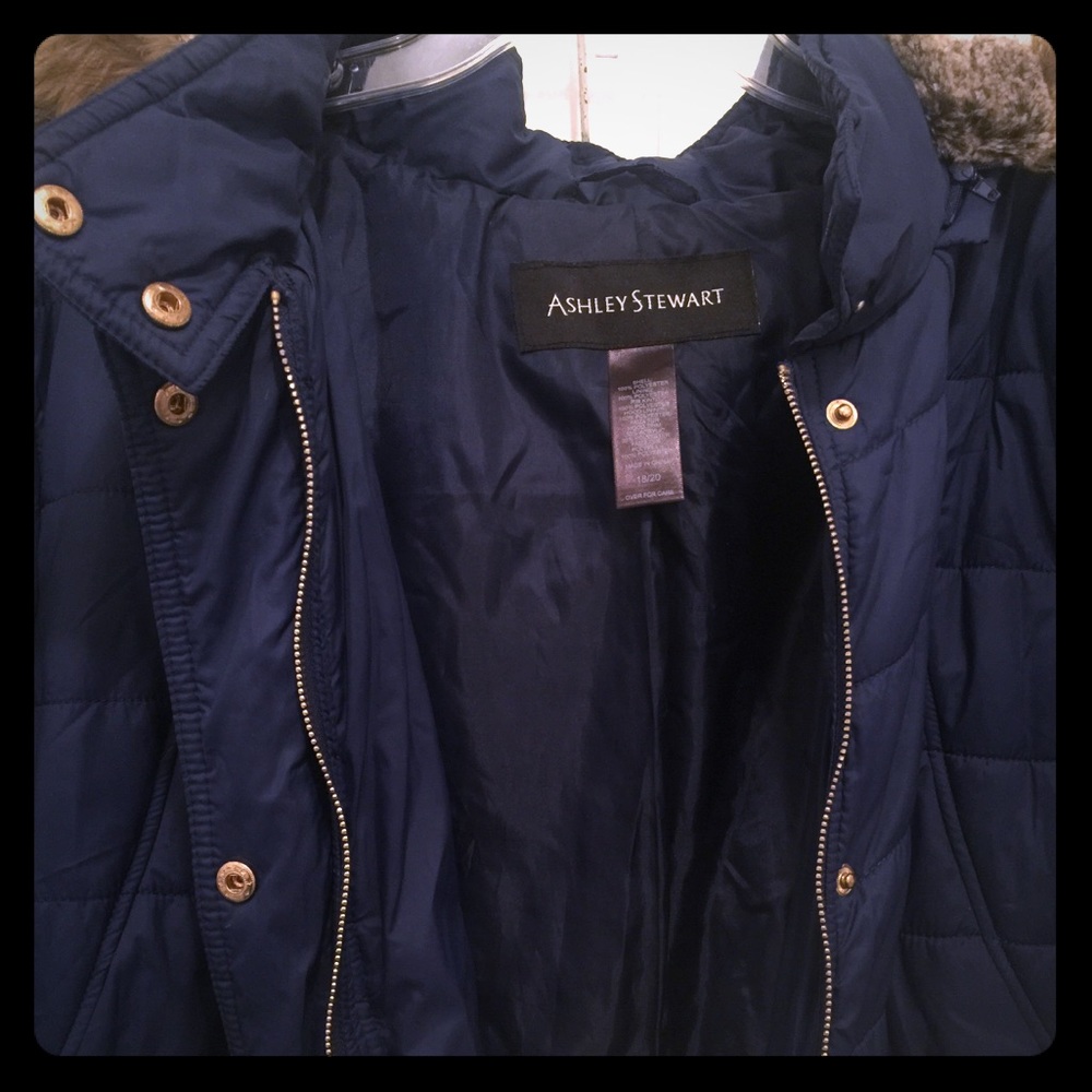 Long quilted hooded puffer jacket