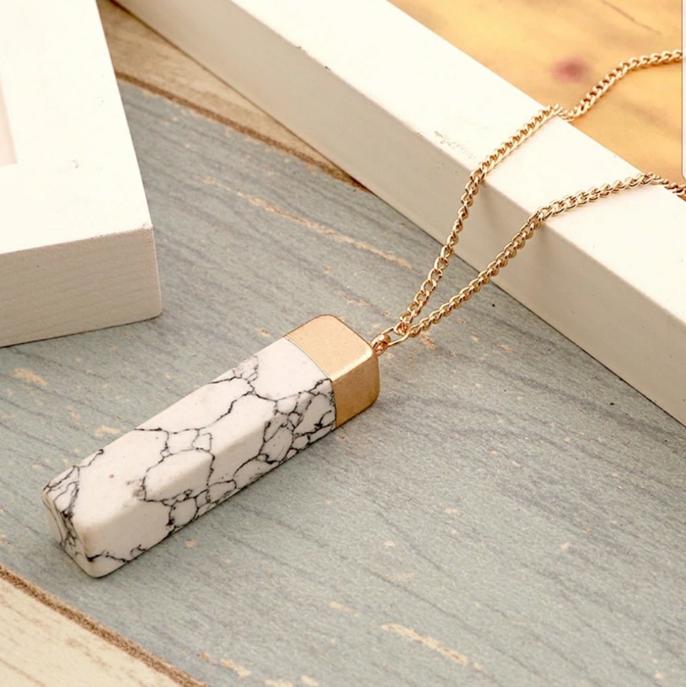 💝FLASH SALE💝 MARBLE STONE PENDANT NECKLACE. - Picture 3 of 4