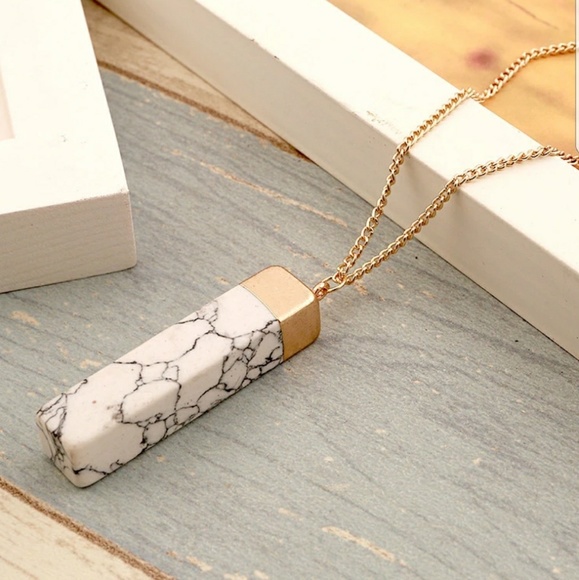 💝FLASH SALE💝 MARBLE STONE PENDANT NECKLACE. - Picture 3 of 4