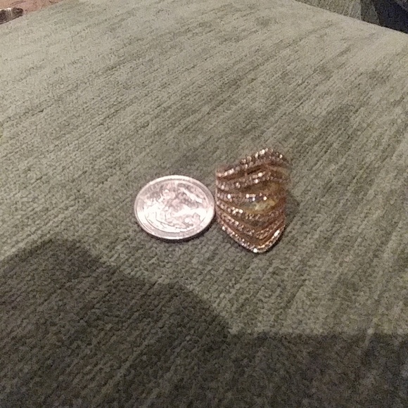 "GOLD AND DIAMOND" RING - Picture 3 of 3