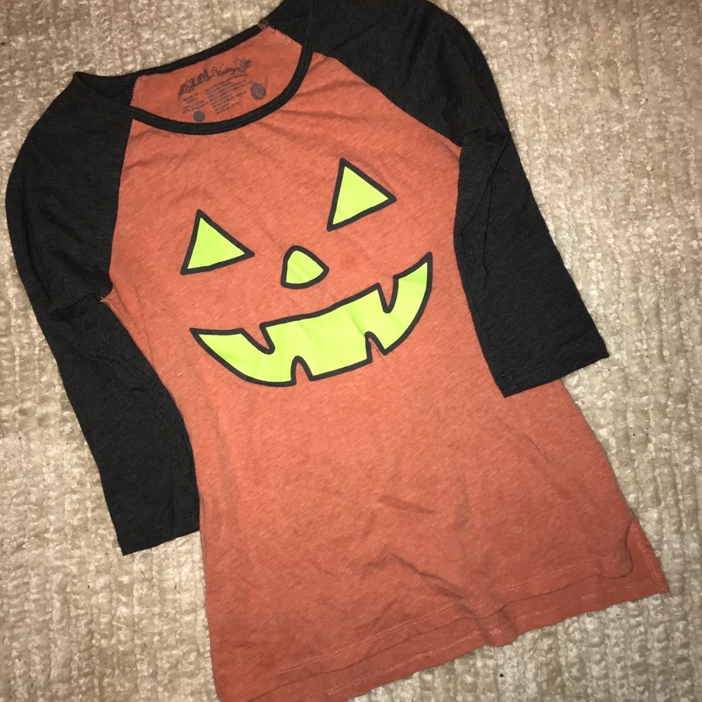 Jack-o-lantern baseball tee