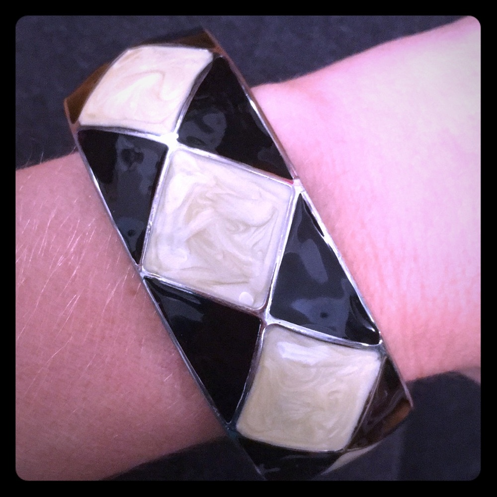Black and cream bangle