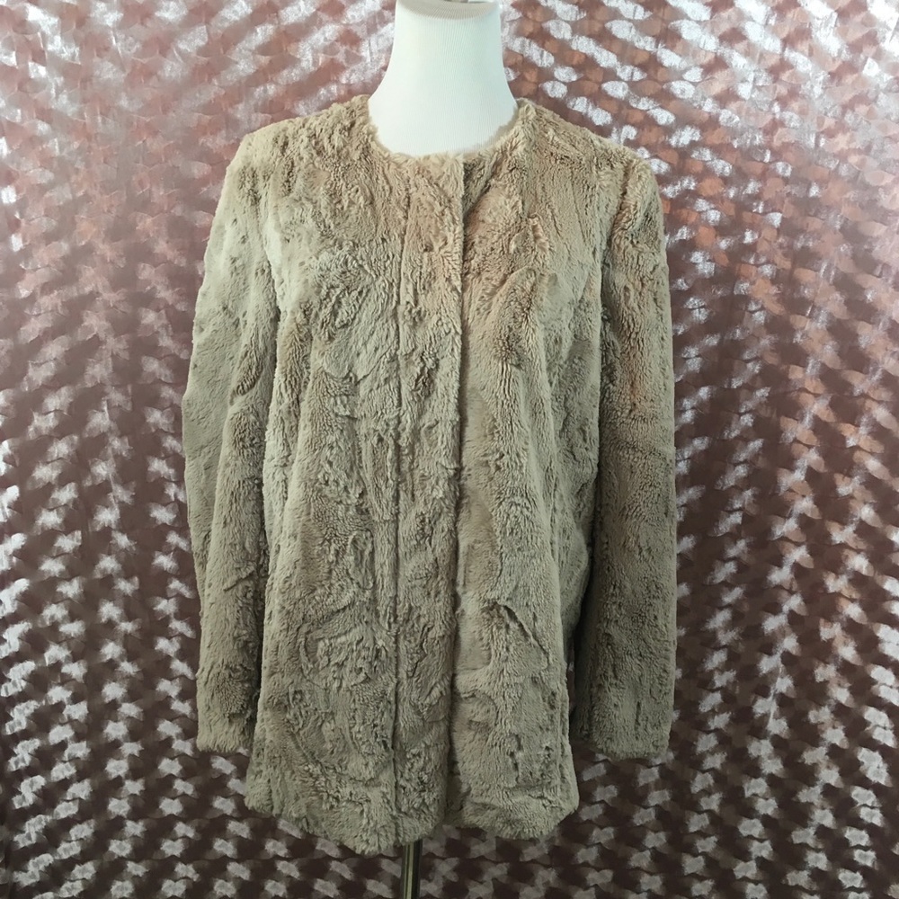 🌺Vince Camuto Faux Fur Jacket🌺