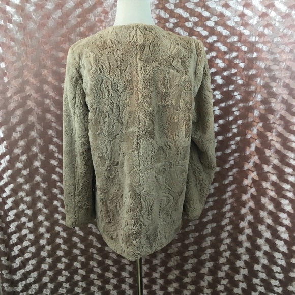 🌺Vince Camuto Faux Fur Jacket🌺 - Picture 2 of 5