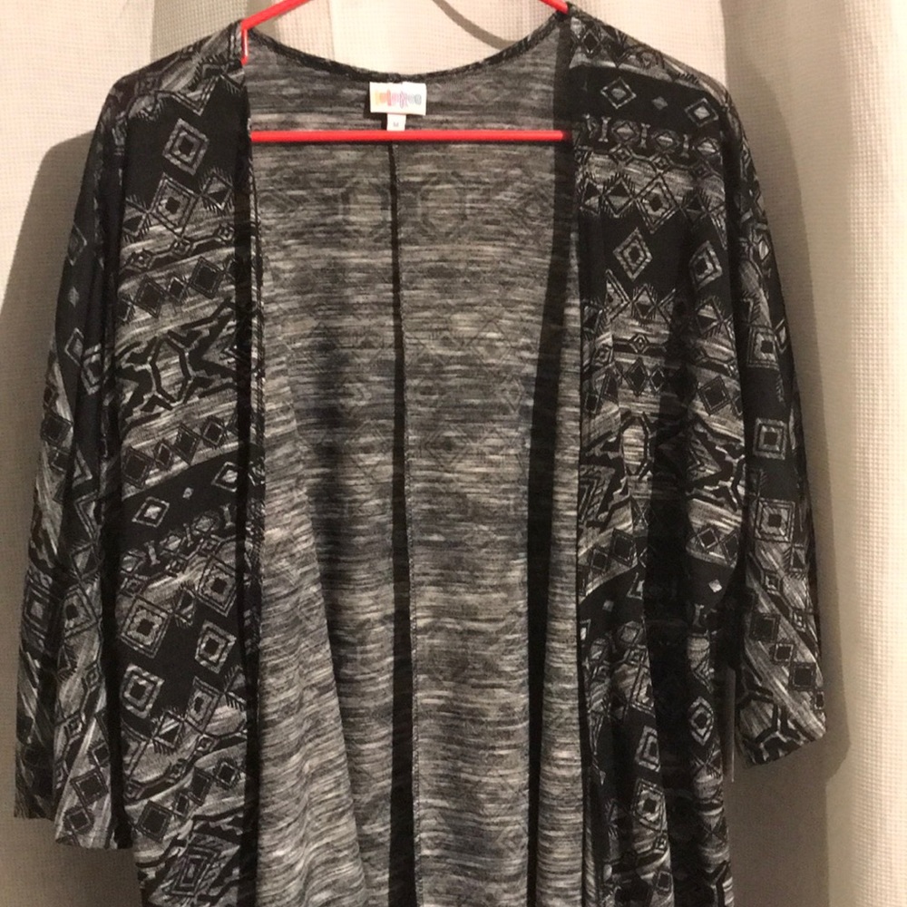 BNWOT MEDIUM LULAROE LINDSAY
