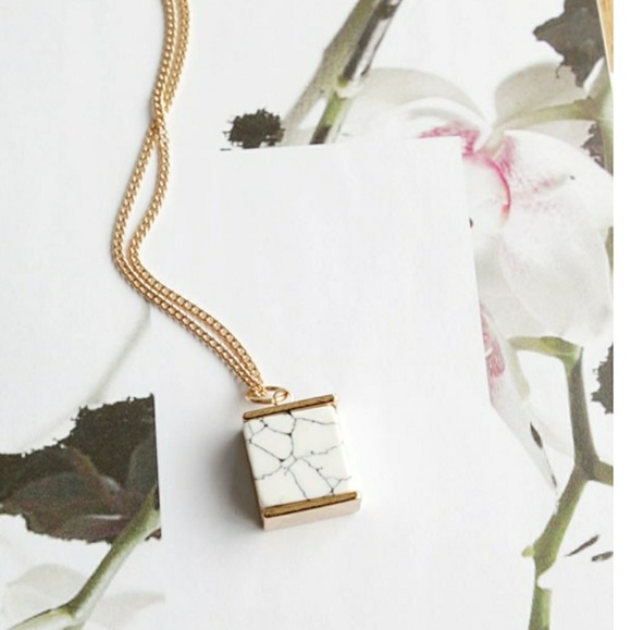 🌹MARBLE STONE PENDANT NECKLACE. - Picture 2 of 4