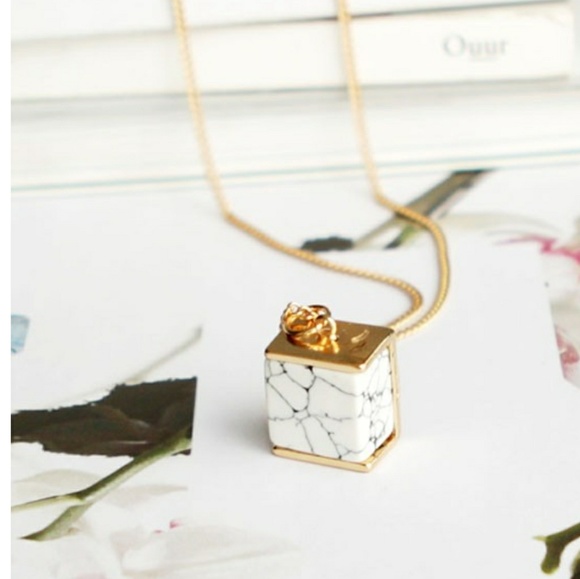 🌹MARBLE STONE PENDANT NECKLACE. - Picture 4 of 4