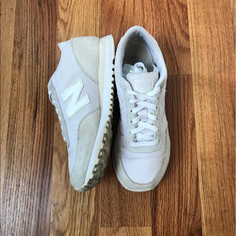 New Balance Urban Outfitters sz 7 Cream