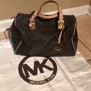 Micheal Kors large signature bag