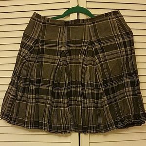 Kenneth Cole grey/navy plaid pleated miniskirt, 6.