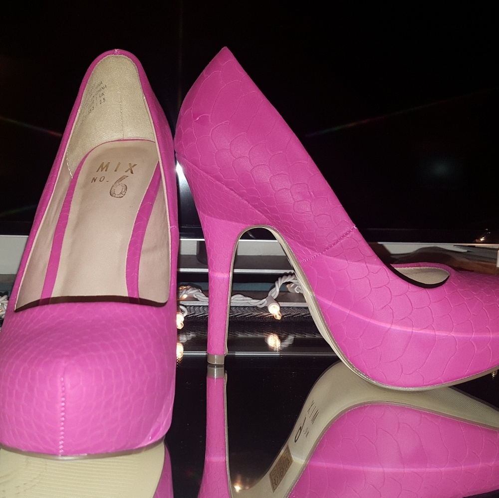 Fuchsia pink size 5.5 Heels
