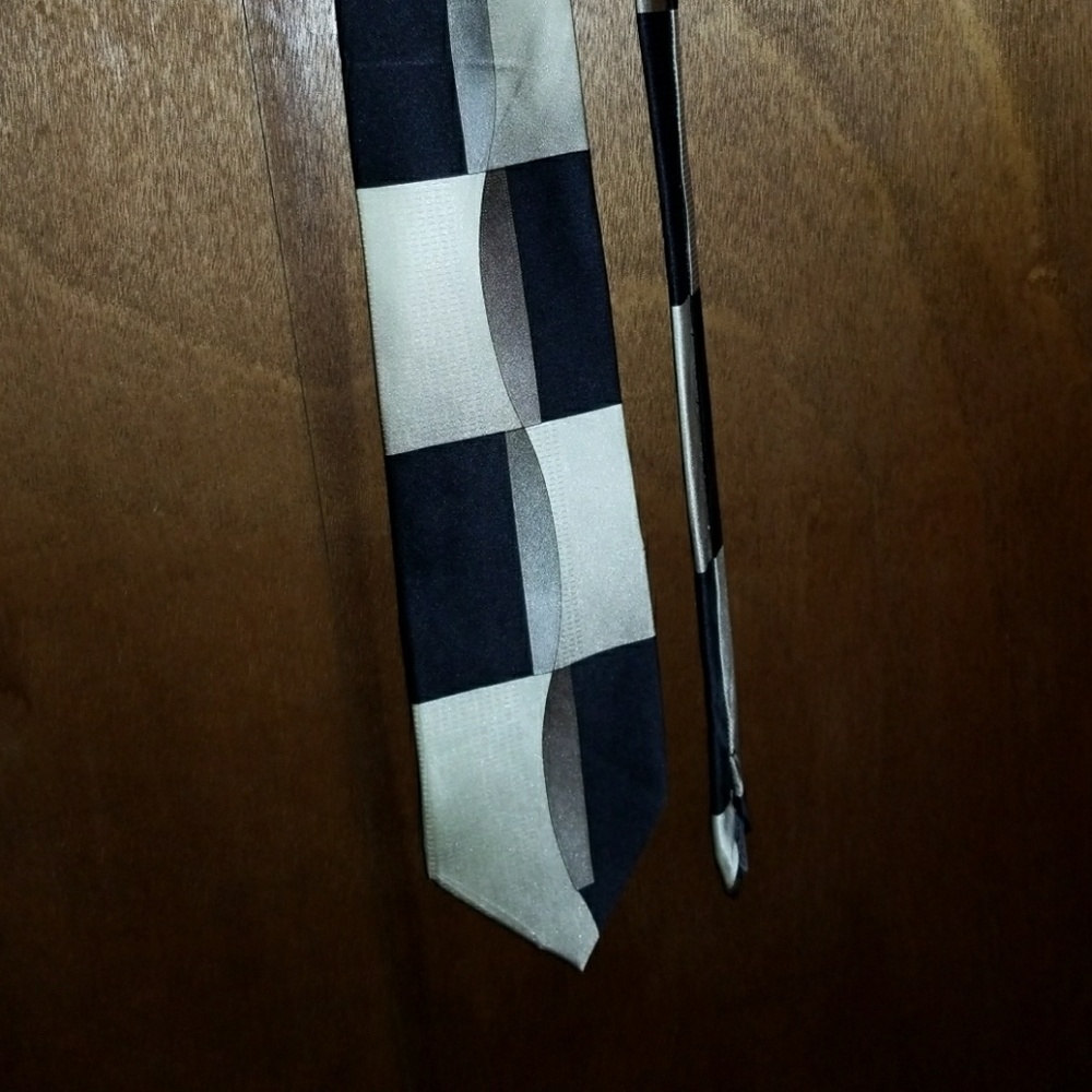 Tie