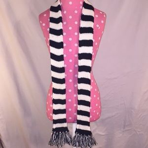 Knit Scarf one size navy & white