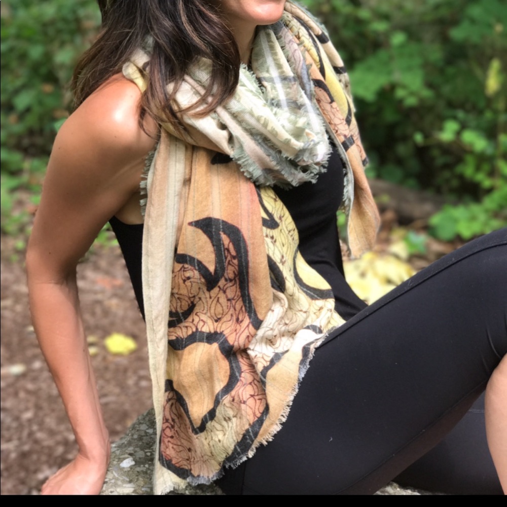 JennaWear scarf with fringe