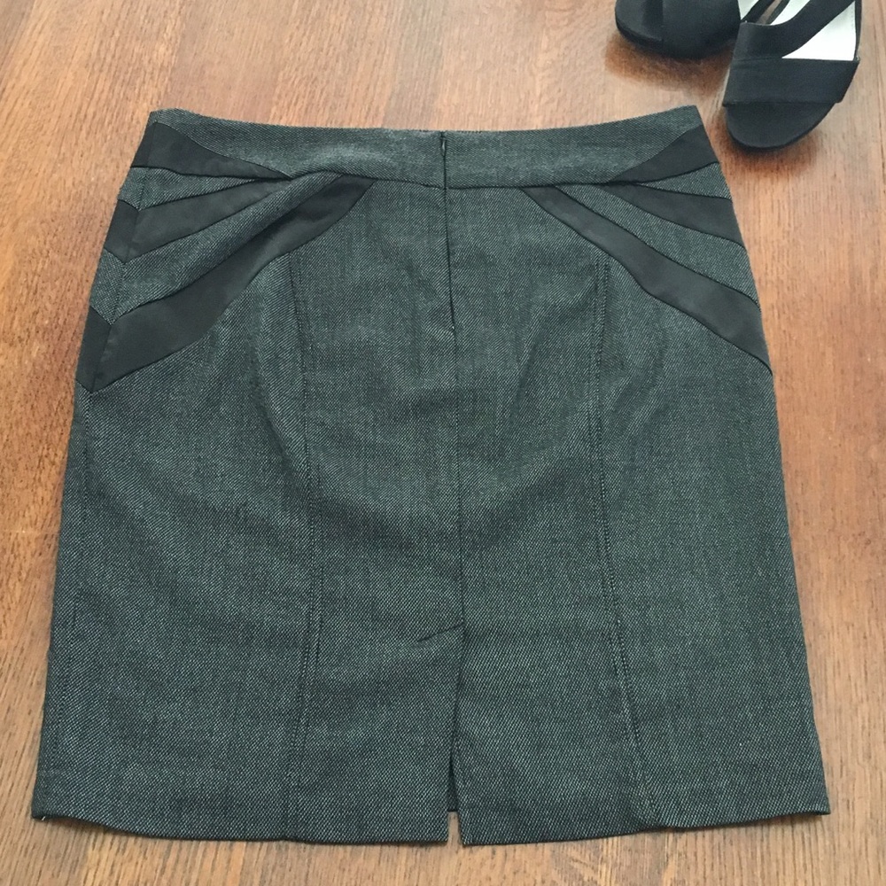 š“ XOXO | Black Pencil Skirt - Picture 2 of 6