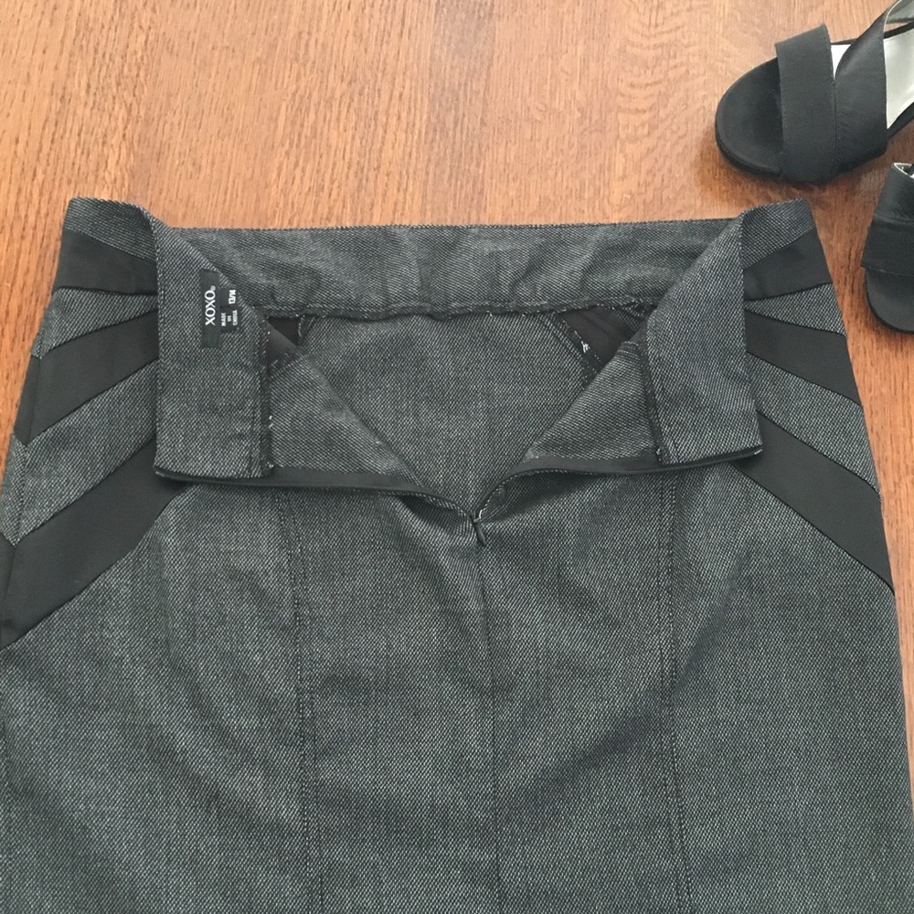 š“ XOXO | Black Pencil Skirt - Picture 3 of 6