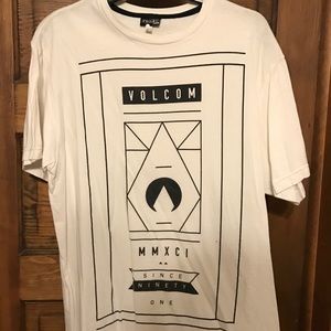 Volcom tshirt size L