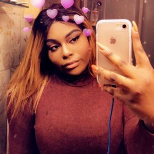 Meet your Posher, Nia