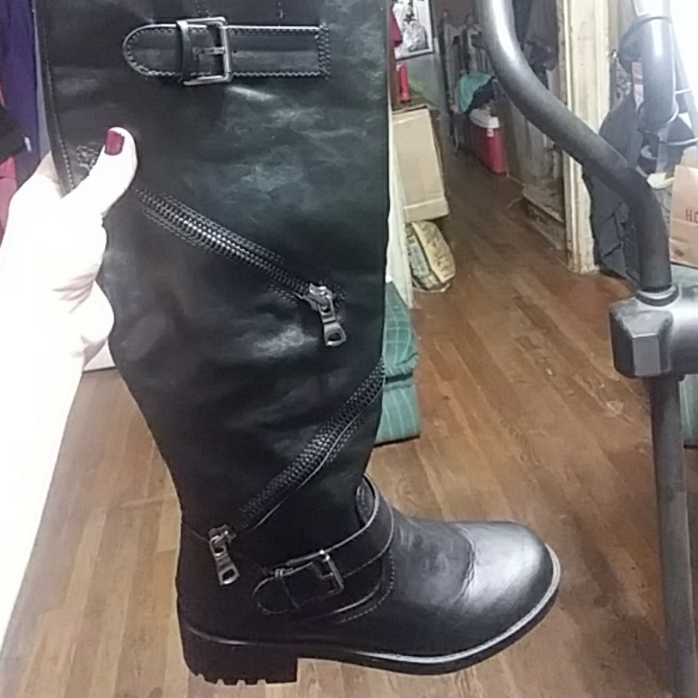Mossimo Boots