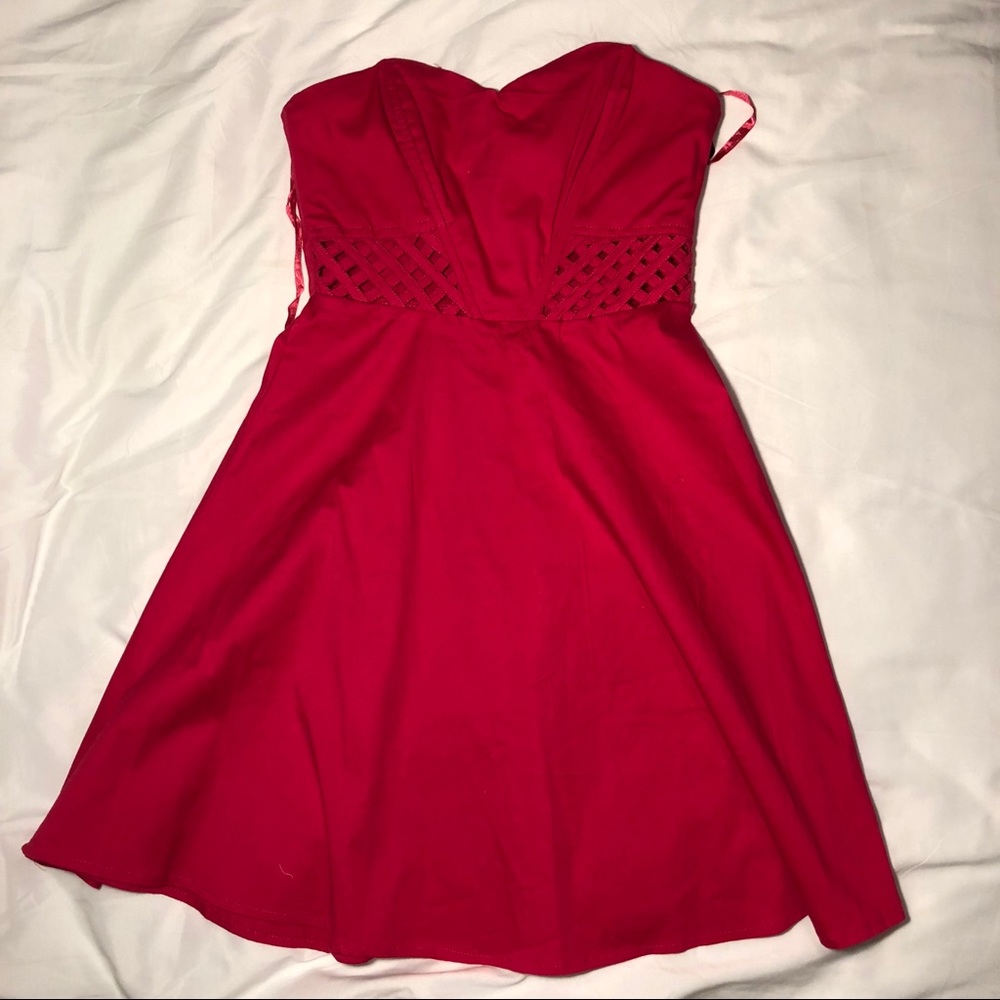 STRAPLESS SUMMER DRESS
