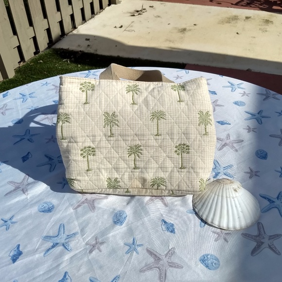 TROPICAL BEACHY TOTE! Palm Beach Florida! - Picture 2 of 6