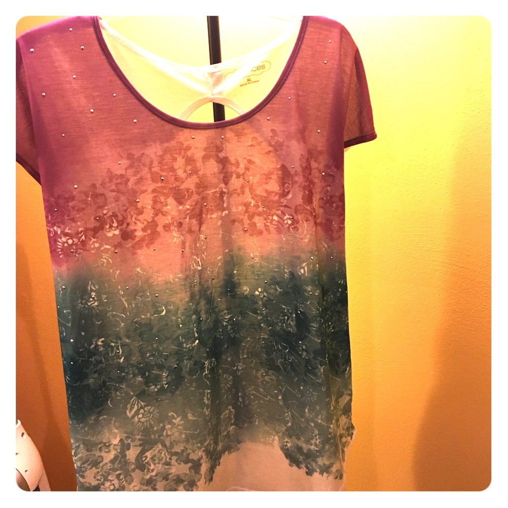 Short sleeve shirt with awesome back!