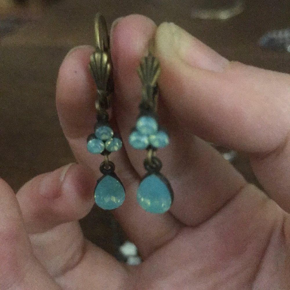 Dainty mint-colored clasp closure earrings