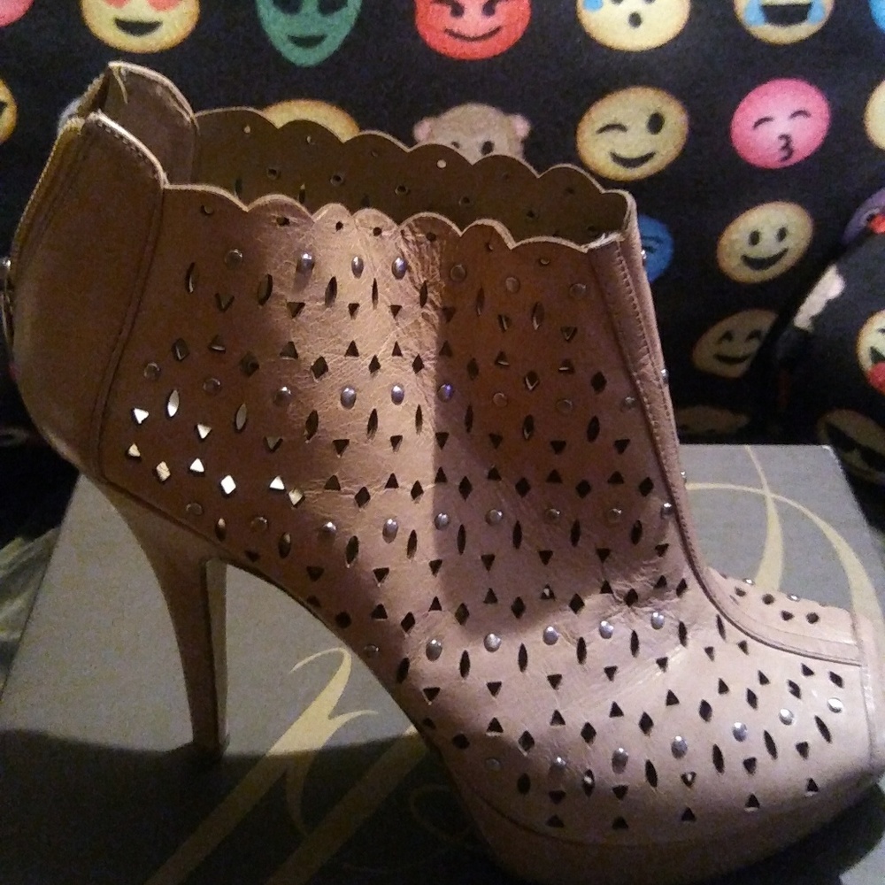 SHBOOTIES...PERFORATED...OHHH!!