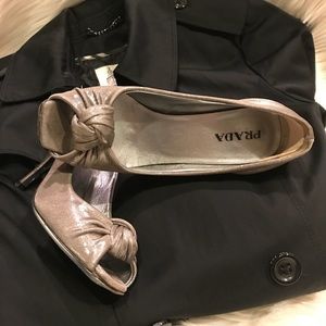 Prada - Metallic Knot Silver Heels -35 Vintage