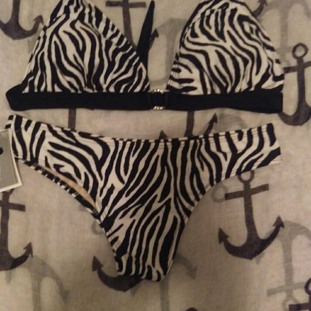 Zebra taunt bikini