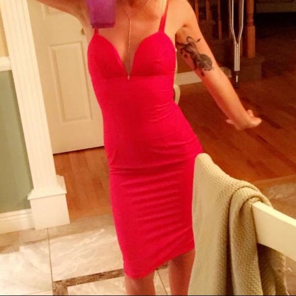 Bodycon red dress