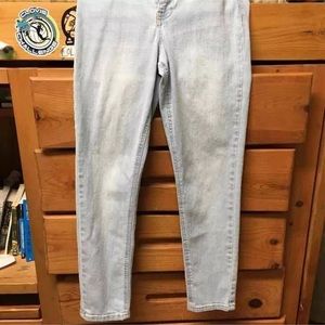 Light blue wash mom jeans