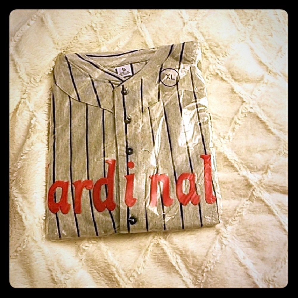 STL Cardinals T-shirt grey white red Brand New!