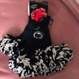 Penn State “spirit fingerz.” Gloves