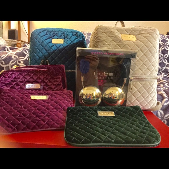 bebe Handbags - BeBe wristlet