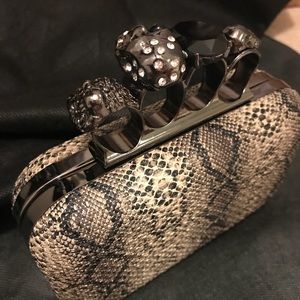 Knuckle clutch bag “Alexandra McQueen look alike”