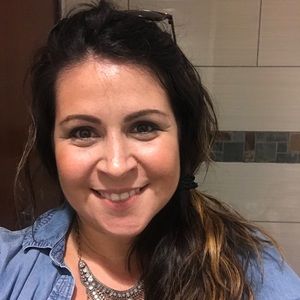 Meet your Posher, Monica