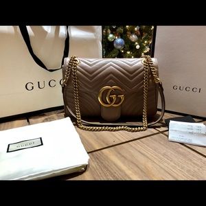 GUCCI GG Marmont Med Matelassé Shoulder Bag