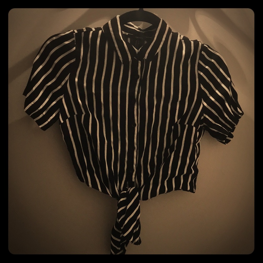 Cropped striped button up shirt - GREAT CONDITION