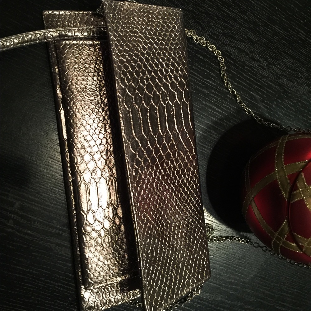 Women’s Chrome Clutch NWT