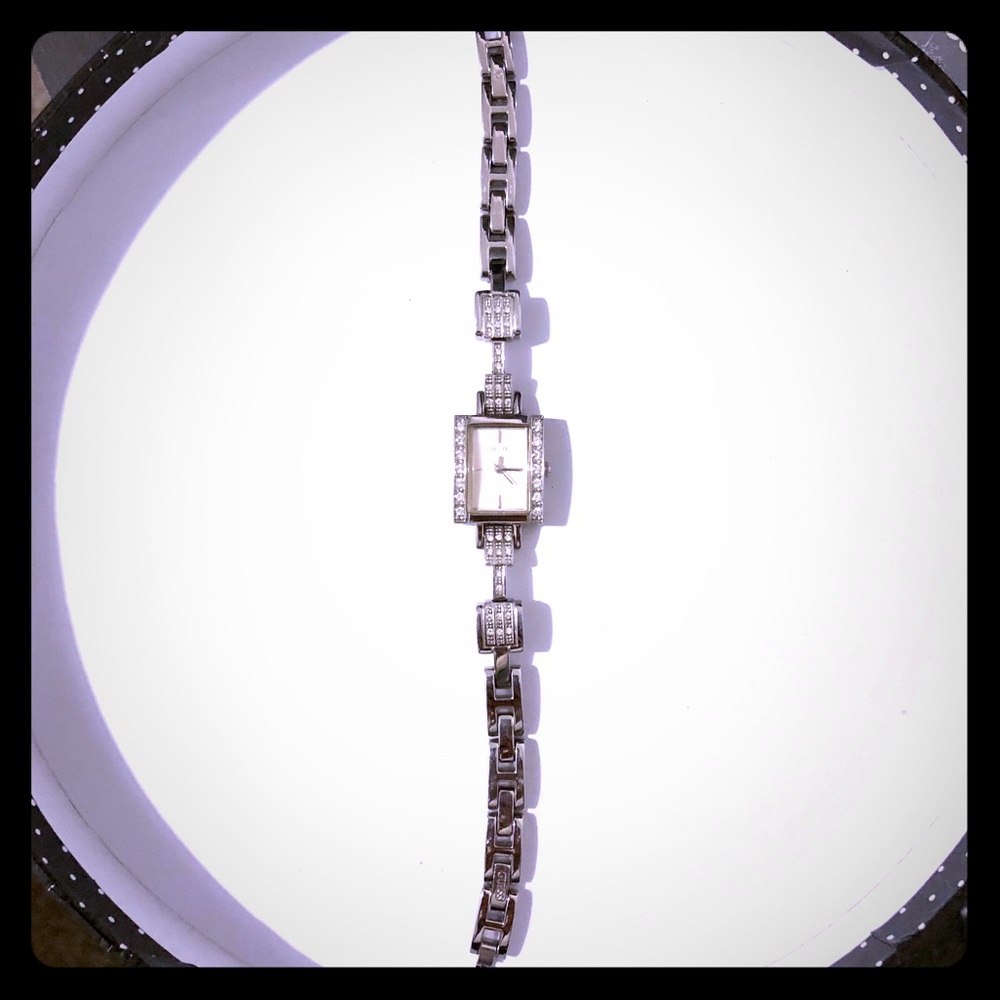 GUESS WATCH - Picture 1 of 3