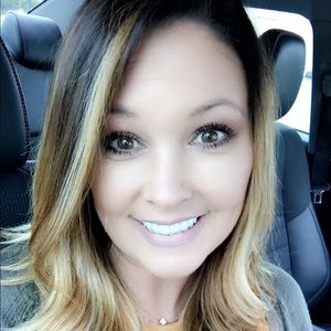 Meet your Posher, April