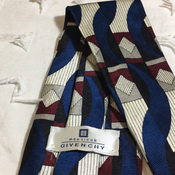 Givenchy Tie!!  100% imported silk. - Picture 2 of 4