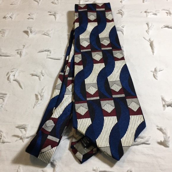 Givenchy Tie!!  100% imported silk. - Picture 1 of 4