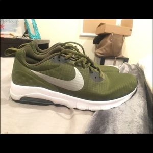 Size 9 Nike