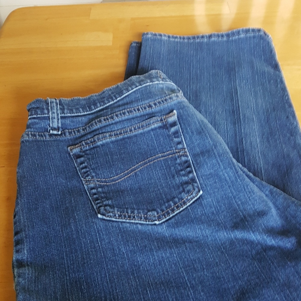 Lee's size 16