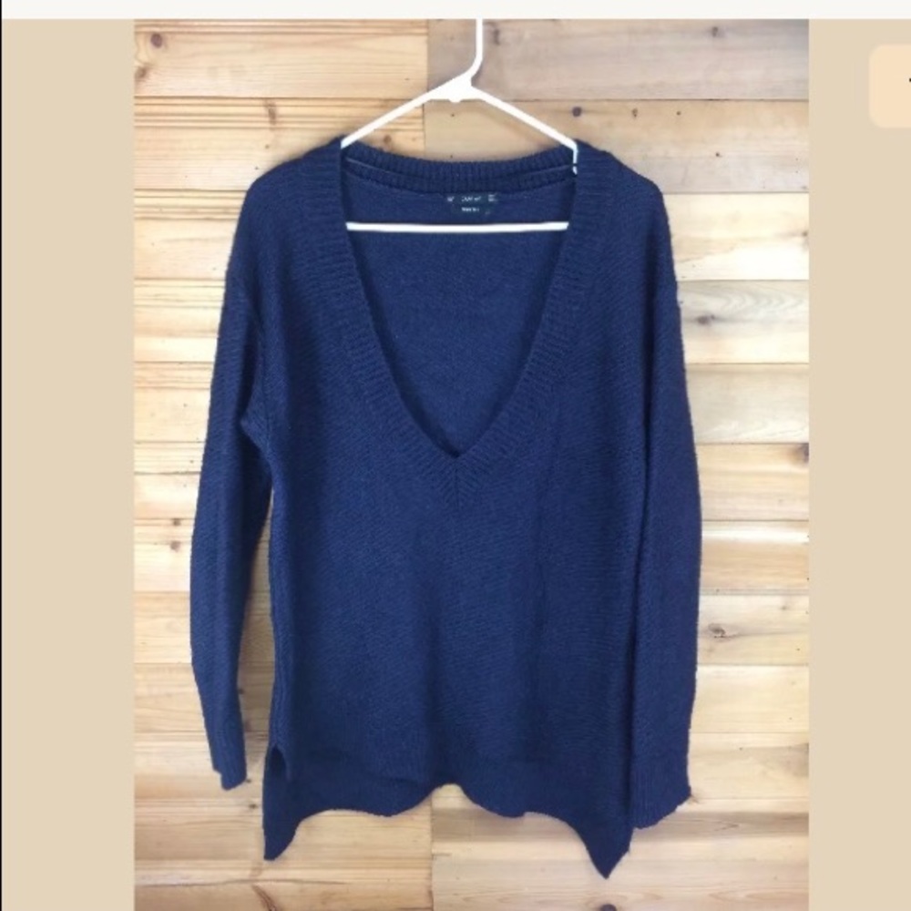 Zara Knit uneven hem sweater Italian yarn blue