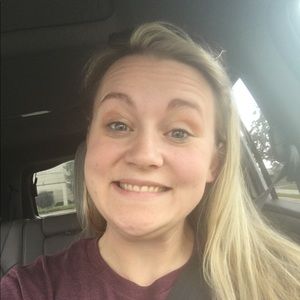 Meet your Posher, Leah
