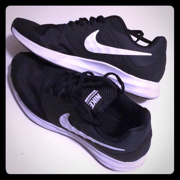 nike tennis shoes boys