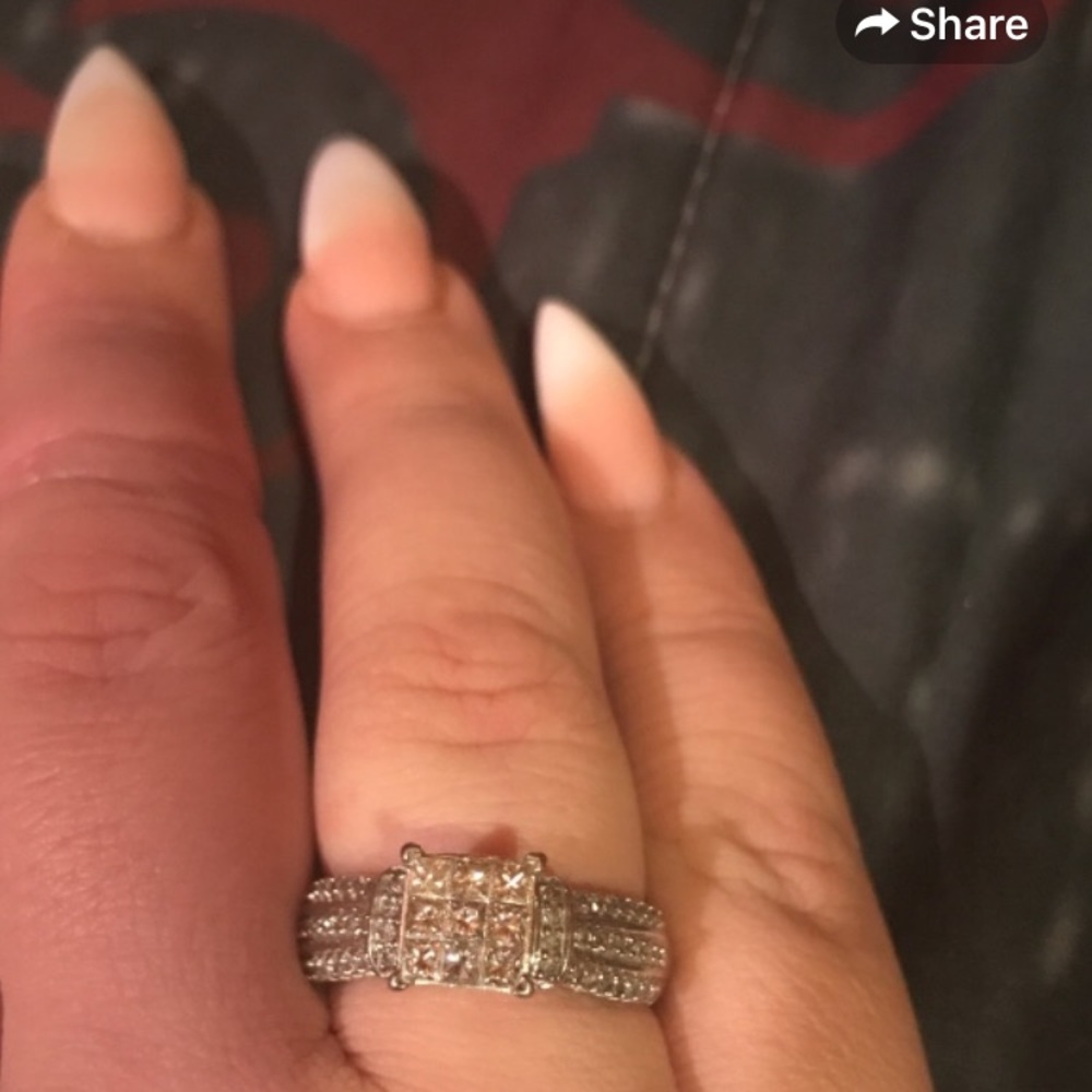 1 carat diamond ring in white gold